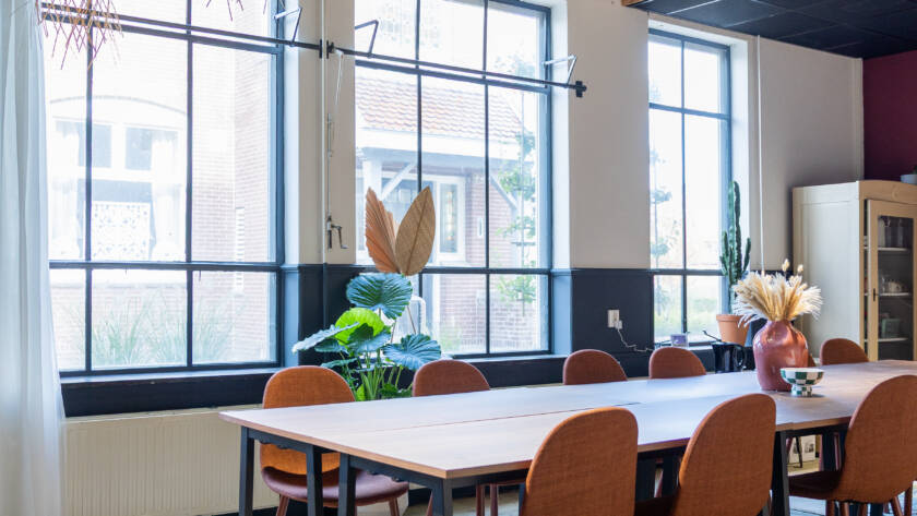 Studio De Kluis in Burgum – unieke locatie met industriële charme