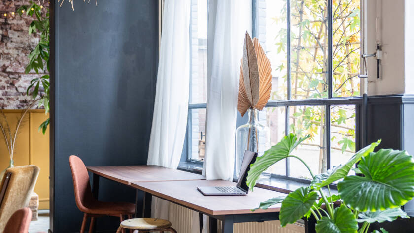 Creatieve studio in Burgum met warme en stoere inrichting in de oude melkfabriek